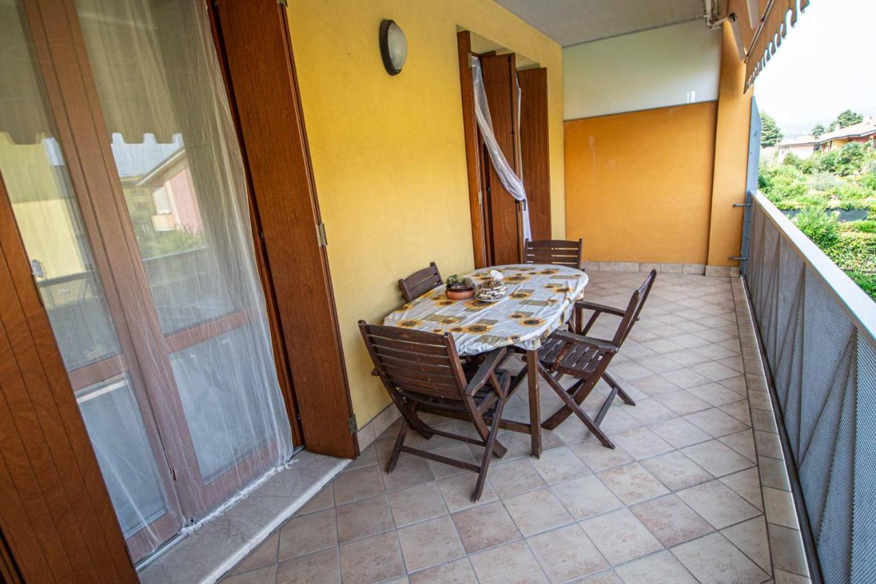 Garden Residence Appartamento Con Terrazzo E Piscina Desenzano del Garda Exterior foto